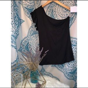 🔆 3 for $40 NWT JustFab Black One Shoulder Top
